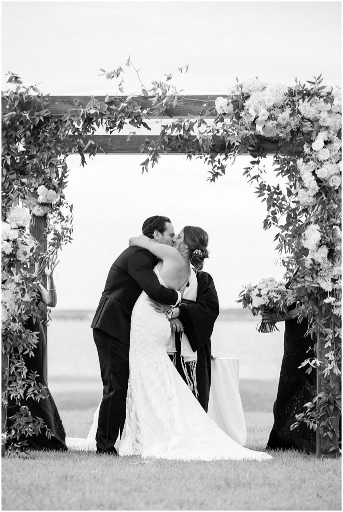 Hyatt Regency Chesapeake Bay Eastern Shore Wedding Black and White Photographer © Bonnie Sen Photography