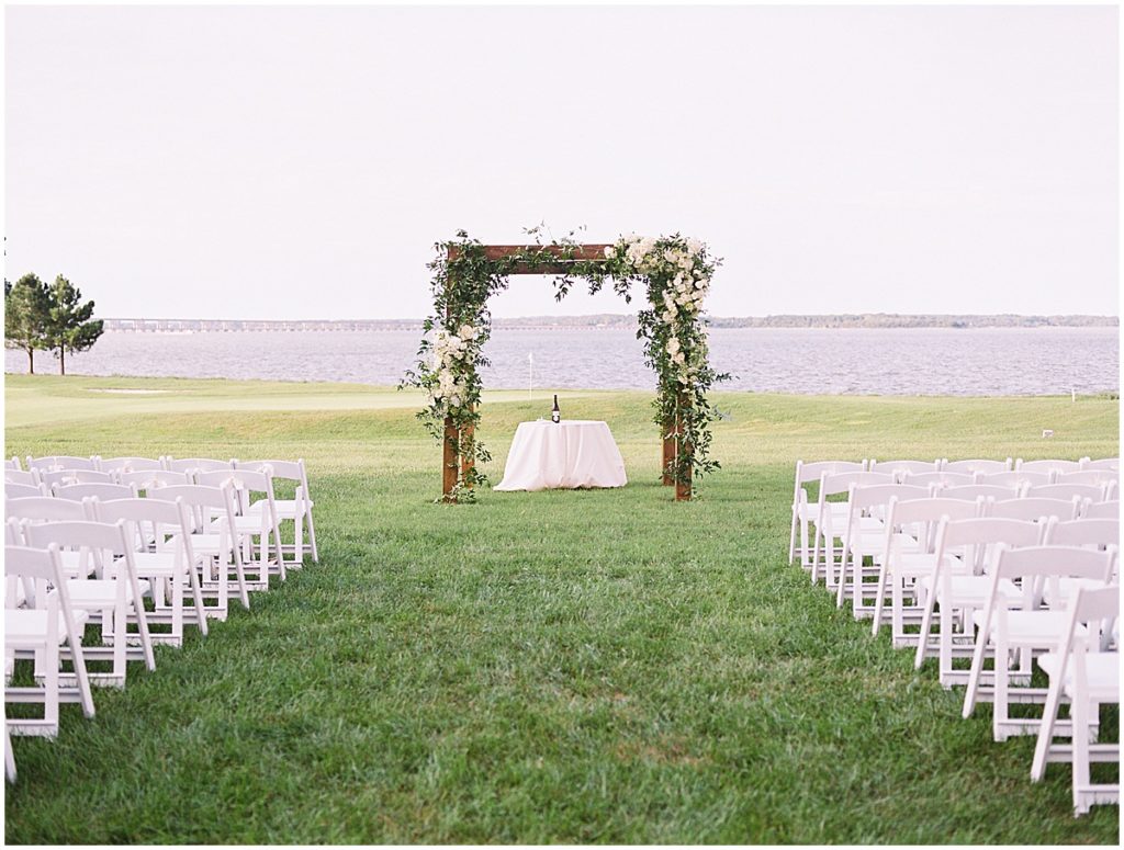 Waterfront Wedding Ceremony Eastern Shore Wedding Hyatt Regency Cambridge © Bonnie Sen Photography