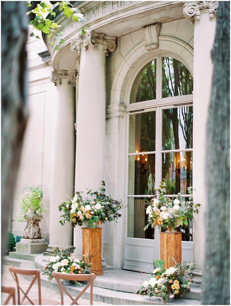 Wedding Ceremony in the Linden Grove Meridian House © Bonnie Sen Photography