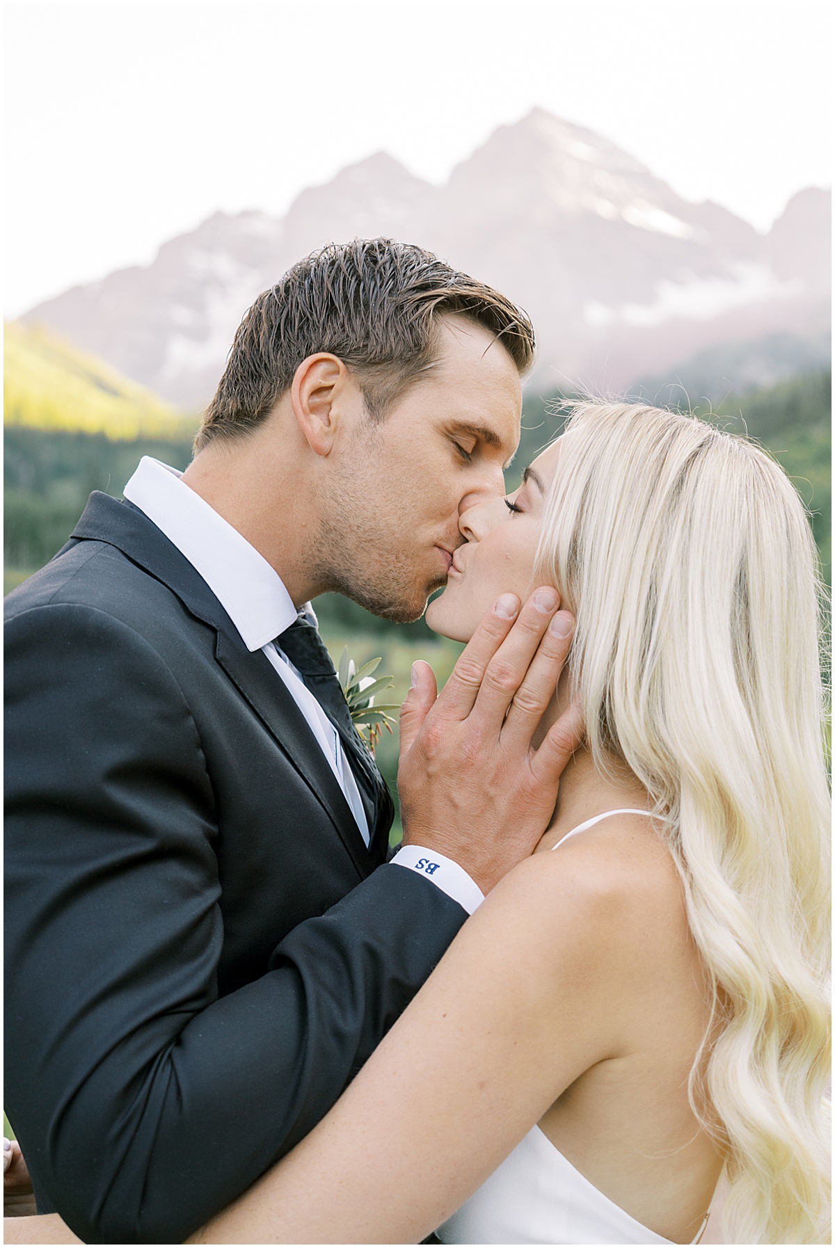 Bride and Groom Mountains Colorado © Bonnie Sen Photography
