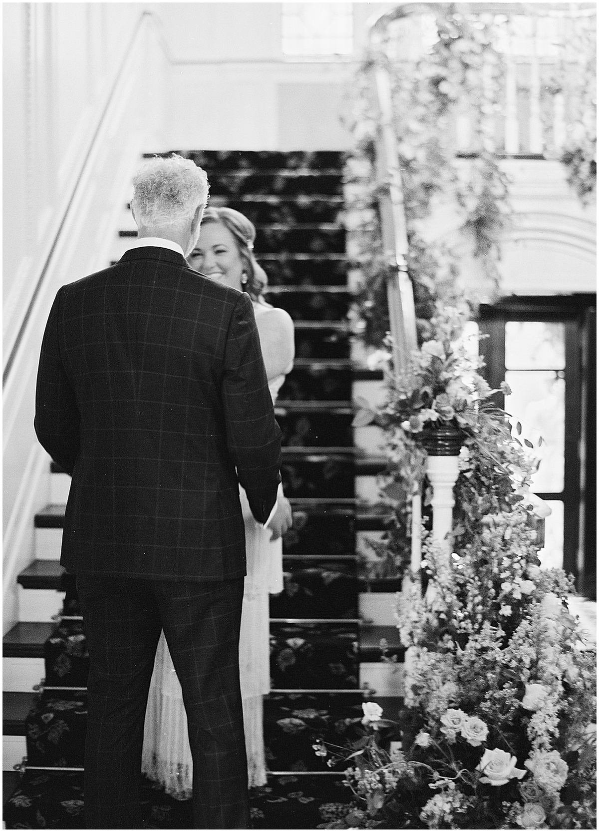 Black and White Wedding Photos Candid Moment © Bonnie Sen Photography